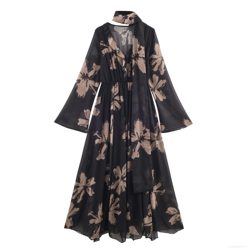 Elegant Women's V-Neck Floral Print Chiffon Maxi Dress With Scarf Long Bell Sleeve High Waist A-Line Long Dress For Daily Party Dating