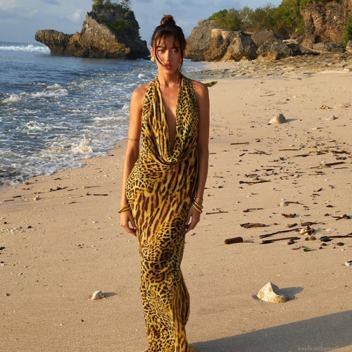 Women's Sexy Leopard Print Halter Neck Backless Maxi Dress Summer V-Neck Slim Fit Beach Vacation Long Dress Made of Polyester Spandex