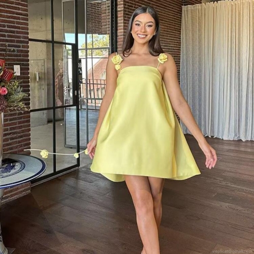 Women Elegant Yellow Satin Camisole Dress With 3D Flower Decoration V-Neck A-Line Mini Dress For Party Summer Vacation Celebrity Style Lady Clothing