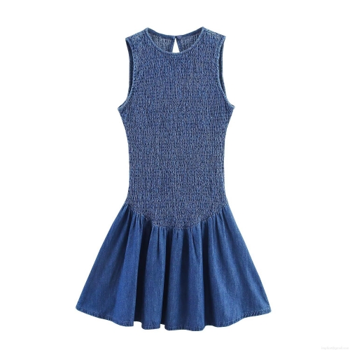 Women Sleeveless Smocked Mini Dress Denim Effect Round Neck Back Button A-Line Layered Honeycomb Decor Summer Party Vacation Elegant Short Dress Ladies