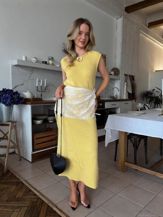 Women Sexy Backless Sleeveless Knitted Midi Dress With White Lace Waist Decor Summer Fashion Slim Fit Yellow Solid Knitted Tank Dress For Party Dating