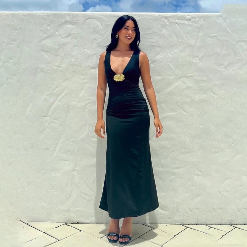 Women's Sexy V-Neck Maxi Dress With Gold Flower Decoration Sleeveless Bodycon Ruched Polyester Milk Silk Long Dress For Party Club Evening Night Out