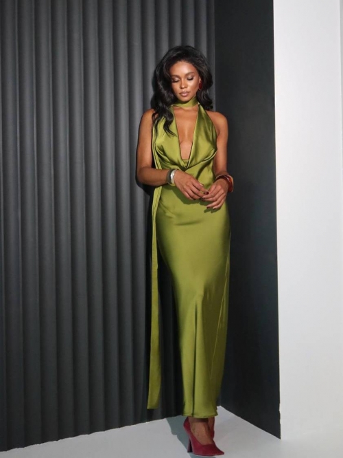 Women's Sexy Satin Halter V-Neck Maxi Dress Elegant Backless Side Slit Slim Fit Solid Color Long Party Evening Dress With Streamers