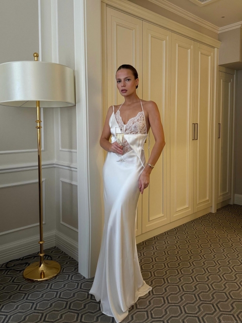 Sexy Women's Backless Satin And Lace Stitching Maxi Dress V-Neck Slim Fit Solid Color Sling Dress For Party Banquet Evening Dating