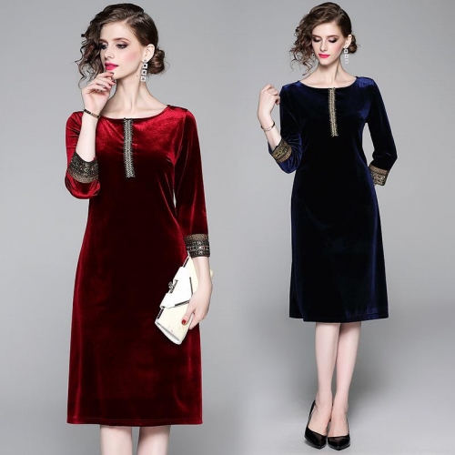 Elegant Women Retro Velvet Midi Dress With Embroidery Sequin Beading Cuffs Slim Fit 3/4 Sleeve Crew Neck Party Evening Cocktail Dress
