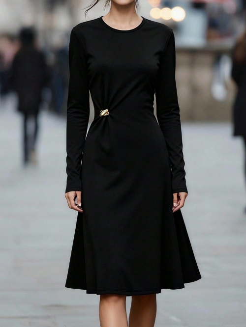 Women's Minimalist Black Long Sleeve Bodycon Midi Dress with Gold Metal Buckle Elegant Slim Fit Autumn Winter Polyester Dress for Office Dating Lady