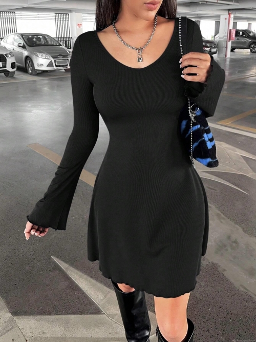 Women's Sexy Ribbed Knit Long Sleeve Mini Dress Polyester Elastane Blend Slim Fit Bodycon Dress U-Neck High Waist Pullover Short Dress for Fall Winter Daily Dating Party