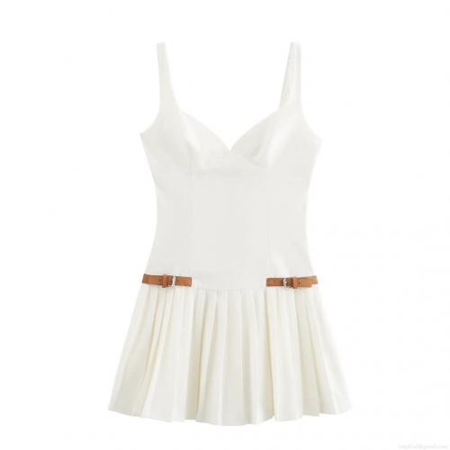 Elegant White V-Neck Pleated Camisole Dress Women Summer High Waist Mini Dress With Brown Buckle Detail Chic Polyester Spandex Sleeveless Party Clubwear