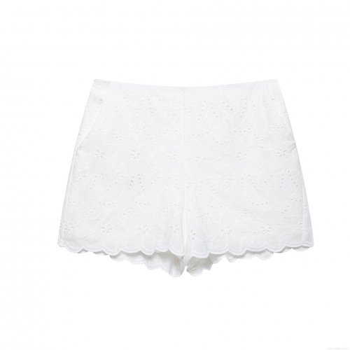Women's French Sweet White Embroidered Hollow Out Shorts Elegant Lace Floral Wavy Hem Casual Mid Waist Hot Pants For Summer Vacation