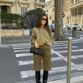 Women's Bermuda Shorts Faux Suede Mid Waist Straight Leg Loose Fit Street Style Olive Green Solid Casual Shorts Women Summer Autumn Fashion Outfits