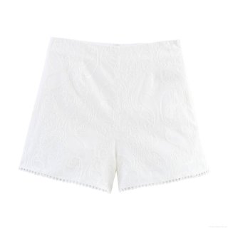 French Style White Lace Embroidery Women Shorts Elegant Paisley Scalloped Edge Mid Waist A-Line Hot Pants For Summer Vacation Ladies Casual Wear