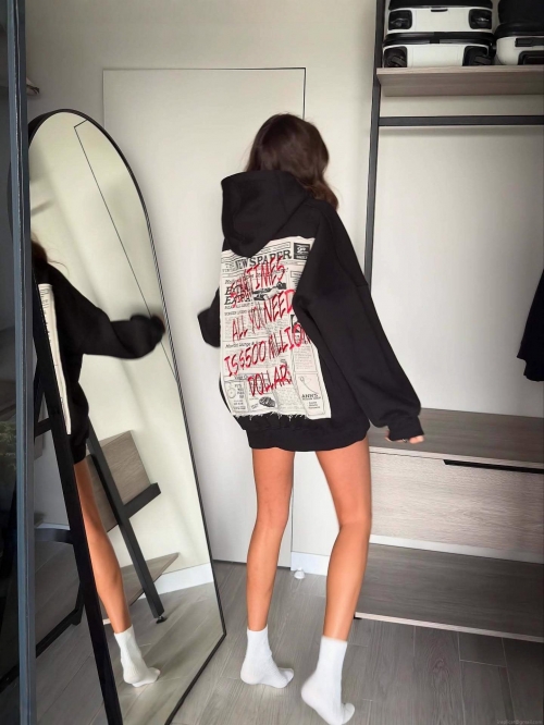 Women's Oversized Newspaper Print Hoodie Retro American Streetwear Letter Embroidery Drop Shoulder Long Sleeve Pullover Sweatshirt With Pocket