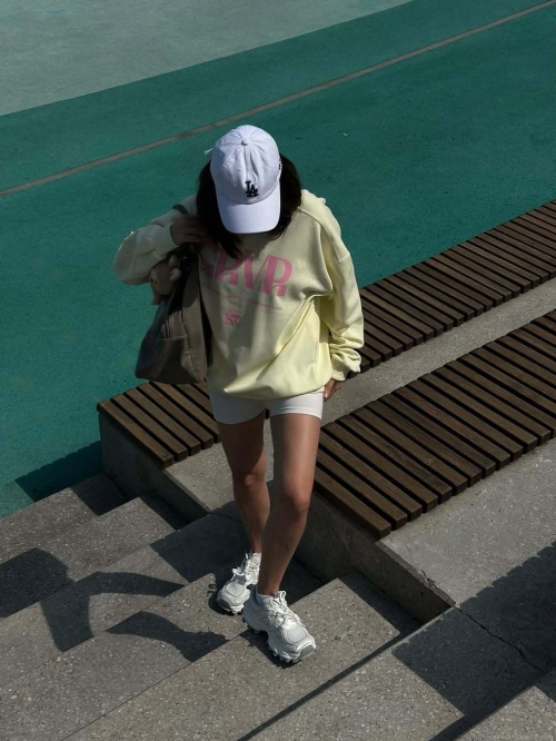 Women's Oversized Cotton Sweatshirt Long Sleeve Letter Print Pullover Casual Crew Neck Streetwear Loose Fit Jumper Top For Ladies Autumn Yellow