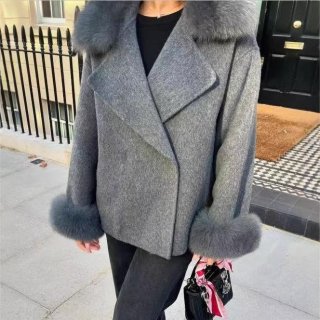 Women Elegant Grey Woolen Coat With Faux Fur Collar And Cuffs British Style Loose Overcoat Warm Outerwear For Autumn Winter Streetwear Jacket