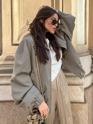 Women's Casual Oversized Bomber Jacket Solid Color Stand Collar Long Sleeve Zipper Loose Fit Streetwear Windbreaker Coat for Women Spring Autumn