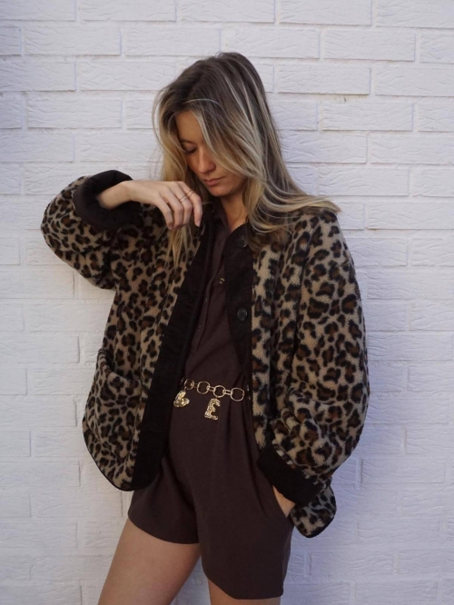 Women Leopard Print Lamb Wool Fleece Jacket Loose Round Neck Long Sleeve Warm Outerwear Casual Streetwear Button Down Coat with Pockets for Autumn Winter