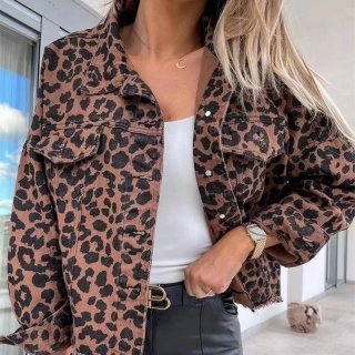 Women's Leopard Print Denim Jacket Loose Fit Raw Hem Cropped Jean Outwear With Chest Pockets Button Down Streetwear Coat For Fall Spring