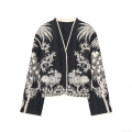 Women's V-Neck Quilted Jacket Loose Floral Palm Tree Print Casual Outerwear With Concealed Snaps Long Sleeve Warm Winter Fashion Coat