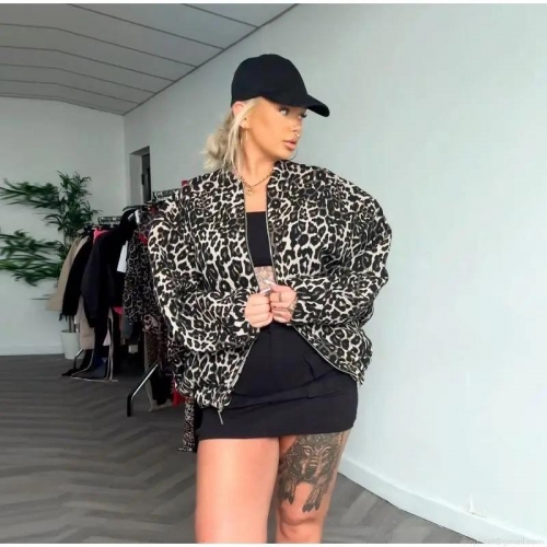 Women's Fashion Leopard Print Bomber Jacket Loose Fit Long Sleeve Zipper Up Outerwear Casual Polyester Coat For Autumn