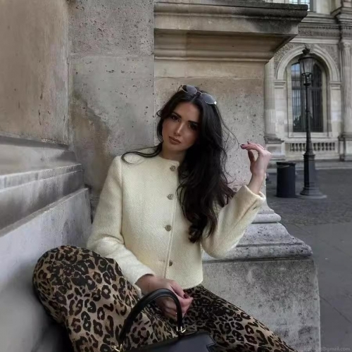 Women's Elegant Tweed Short Jacket French Style Round Neck Solid Ivory White Coat With Gold Buttons For Autumn Winter Daily Wear