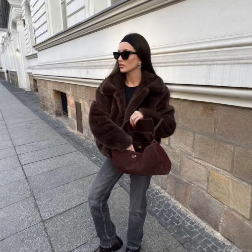 Women's Short Faux Fur Jacket Fashion Lapel Long Sleeve Fluffy Coat Trendy Brown Warm Outerwear for Autumn Winter Streetwear