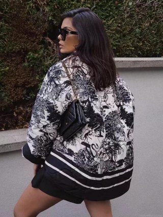 Women's Vintage Toile de Jouy Print Quilted Jacket Retro Forest Animal Pattern Cotton Padded Coat Loose V-Neck Long Sleeve Streetwear Outerwear with Double Pockets