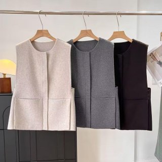 Women's Autumn Fashion Minimalist Sleeveless Woolen Blend Vest Round Neck Button Patchwork Solid Color Casual Cardigan Outerwear Waistcoat