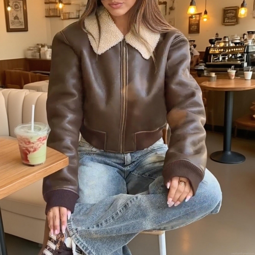 Women's Faux Leather Shearling Jacket Vintage Brown Faux Fur Collar Pilot Biker Jacket Short Warm Windproof Winter Outwear For Women