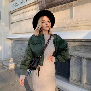 Women's Classic Army Green Short Bomber Jacket MA-1 Flight Jacket Windproof Padded Coat With Orange Lining For Autumn Winter Streetwear Vintage Style