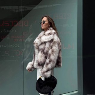 Women's Faux Fur Jacket Elegant Spotted Animal Print Short Coat Warm Long Sleeve Outerwear For Party Streetwear Winter Autumn