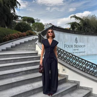 Women's V Neck Sleeveless Vest And Wide Leg Pants Two Piece Set Striped Solid Commuter Professional Office Lady Suit With Belt