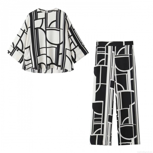 Women's Casual Geometric Print Two Piece Set Round Neck Drop Shoulder Polyester Top And Wide Leg Pants Streetwear Summer Outfits