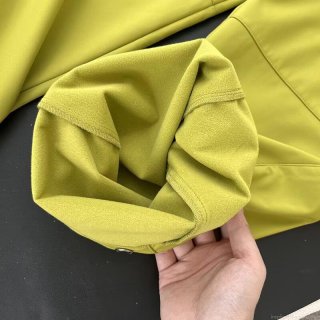 Women's Windproof Waterproof Fleece Lined Outdoor Cargo Pants Belted Winter Hiking Trousers Multi Pocket Loose Fit Pants For Casual Sports