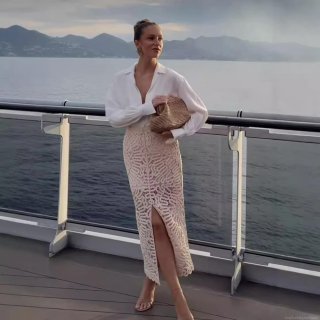 Elegant Women Sexy Crochet Lace Two Piece Set Hollow Out Sleeveless Knit Crop Top And Side Split Maxi Skirt Solid Color Beige Beach Vacation Skirt Set