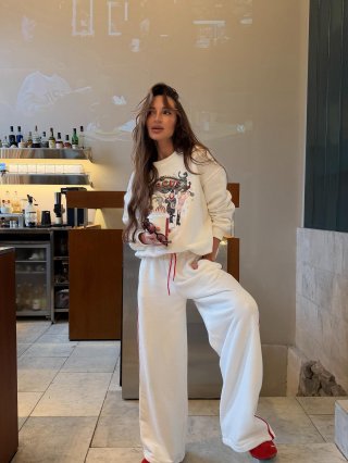 Women's American Retro Circus Print Sweatshirt and Pants Set Cotton Blend Long Sleeve Crewneck Loose Two Piece Outfits with Red Side Stripes Casual Sporty Streetwear Tracksuit