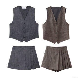 Women's Fall Plaid Vest and Pleated Culottes Set Retro Polyester Sleeveless V-Neck Button Up Vest and High Waist Shorts Two-Piece Streetwear Casual Outfit For Ladies