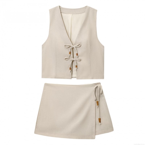 Women's 2-Piece Summer Boho Shorts Set V-Neck Lace-Up Linen Texture Vest And Casual Shorts With Wood Beads Minimalist Chic Fashion Outfit