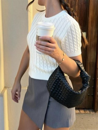 Women's Casual Short Sleeve Knit Sweater Cable Knit Round Neck Loose Fit Pullover Top For Spring Autumn Ladies Fashion Soft Knitwear