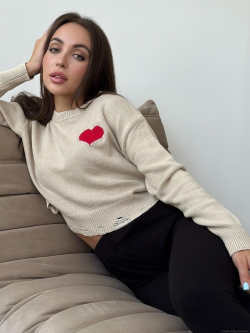Women Heart Embroidered Knitted Sweater Distressed Cropped Pullover Cotton Acrylic Blend Round Neck Long Sleeve Streetwear Jumper Top