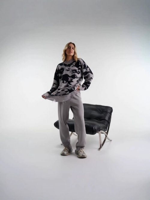 Women's Oversized Distressed Knit Sweater Spliced Contrast Color Round Neck Cloud Pattern Pullover Long Sleeve Streetwear Jumper Top