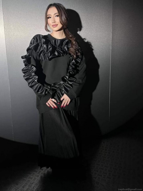 Women's Long Sleeve Round Neck Sweatshirt With Heavy 3D Ruffle Splicing Satin Pleated Detail Loose Pullover Top Casual Chic Daily Streetwear Spring Autumn Fashion