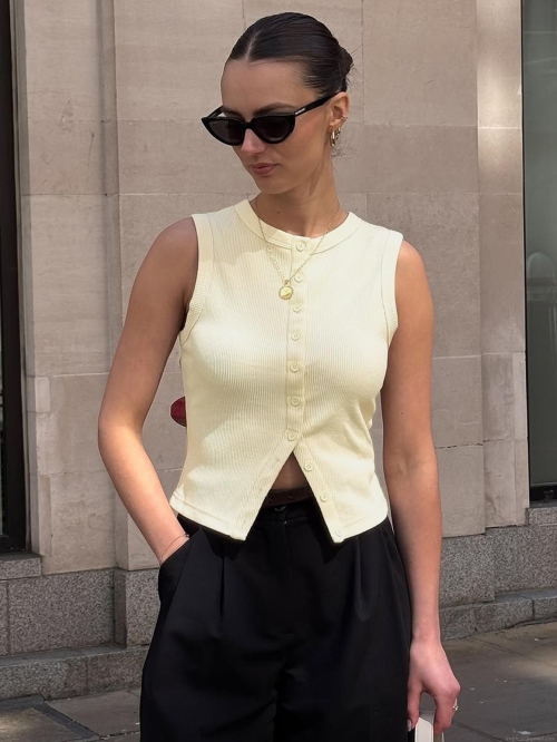 Women's Fashion Rib-Knit Button-Down Tank Top Sleeveless Slim Fit Polyester Spandex Blend Casual Street Style Vest Crop Top for Women