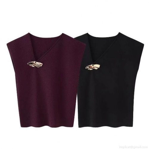 Women's Knit Vest Elegant V-Neck Sleeveless Sweater Top With Gold Wave Metal Buckle Slim Fit Polyester Knitwear For Fashionable Lady Daily Casual Wear