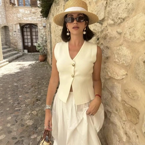 Women's Knit Vest V-Neck Sleeveless Waistcoat With Gold Buttons Slim Fit Polyester Cropped Tank Top For Vacation Daily Chic Streetwear