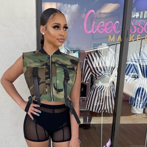 Women's Techwear Utility Vest Crop Top Zip Up Cargo Waistcoat With Buckle Straps Multiple Pockets Streetwear Gorpcore Tactical Outfits