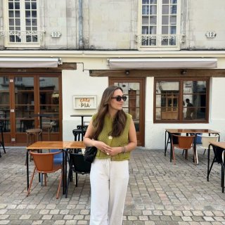 Women's Vintage Knitted Vest Cardigan Round Neck Sleeveless Sweater With Buttons Pockets Loose Fit 100% Polyester Crochet Outerwear For Autumn Winter Casual Daily Wear