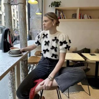 Sweet Bowknot Decorated Women's Short Sleeve Knit Sweater Polyester Soft Round Neck Puff Sleeve Pullover Elegant Casual White Knitwear Top For Ladies