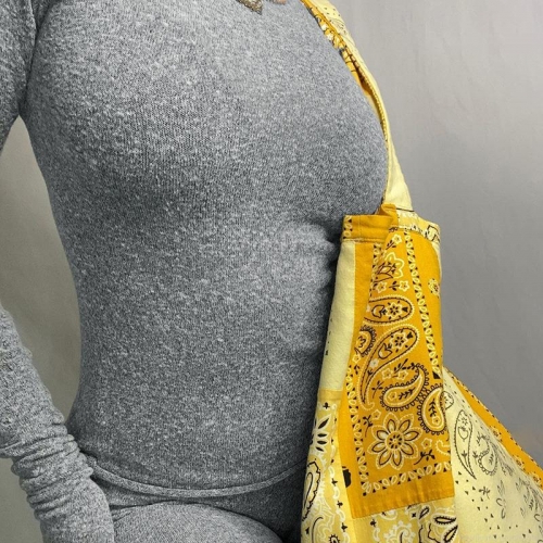 Women's Slim Fit Long Sleeve T-Shirt Casual Round Neck Solid Color Polyester Spandex Knit Basic Pullover Top For Daily Wear