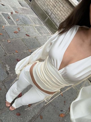 Women's Elegant Satin Deep V Neck Crop Top Sexy Lace-up Lantern Sleeve Slim Fit Blouse Solid Color Champagne Party Streetwear Fashion Long Sleeve Top for Ladies