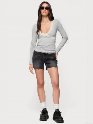 Women's V-Neck Long Sleeve T-Shirt Slim Fit Lace Patchwork Trim Solid Color Top Casual Streetwear Pullover Tee for Women